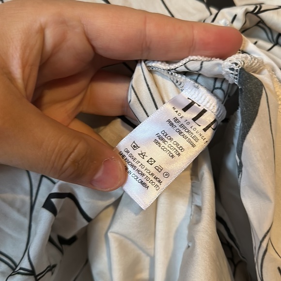 The Lulo Project - The Effortless Tunic - Cream Swan SMALL PRICE FIRM - Picture 9 of 9